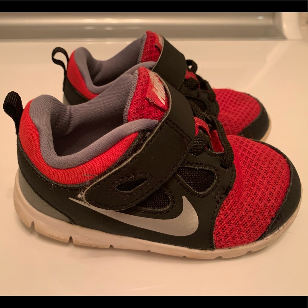 Infant/toddler Nike shoes